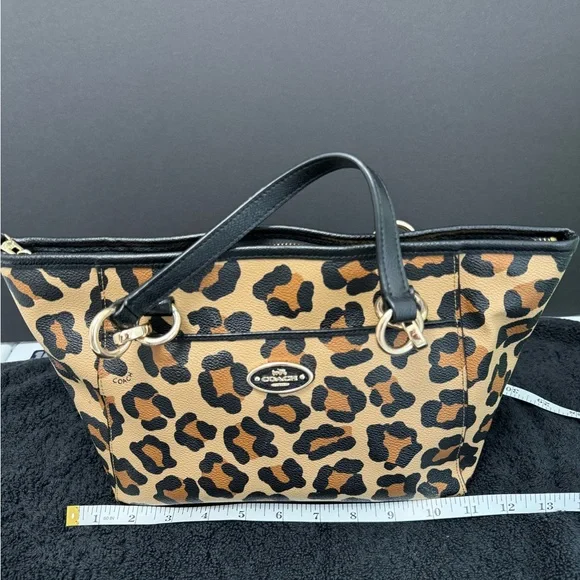 Coach Medium Handbag - Picture 9 of 11